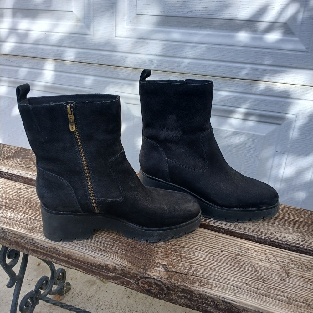 Black boots size 8.5